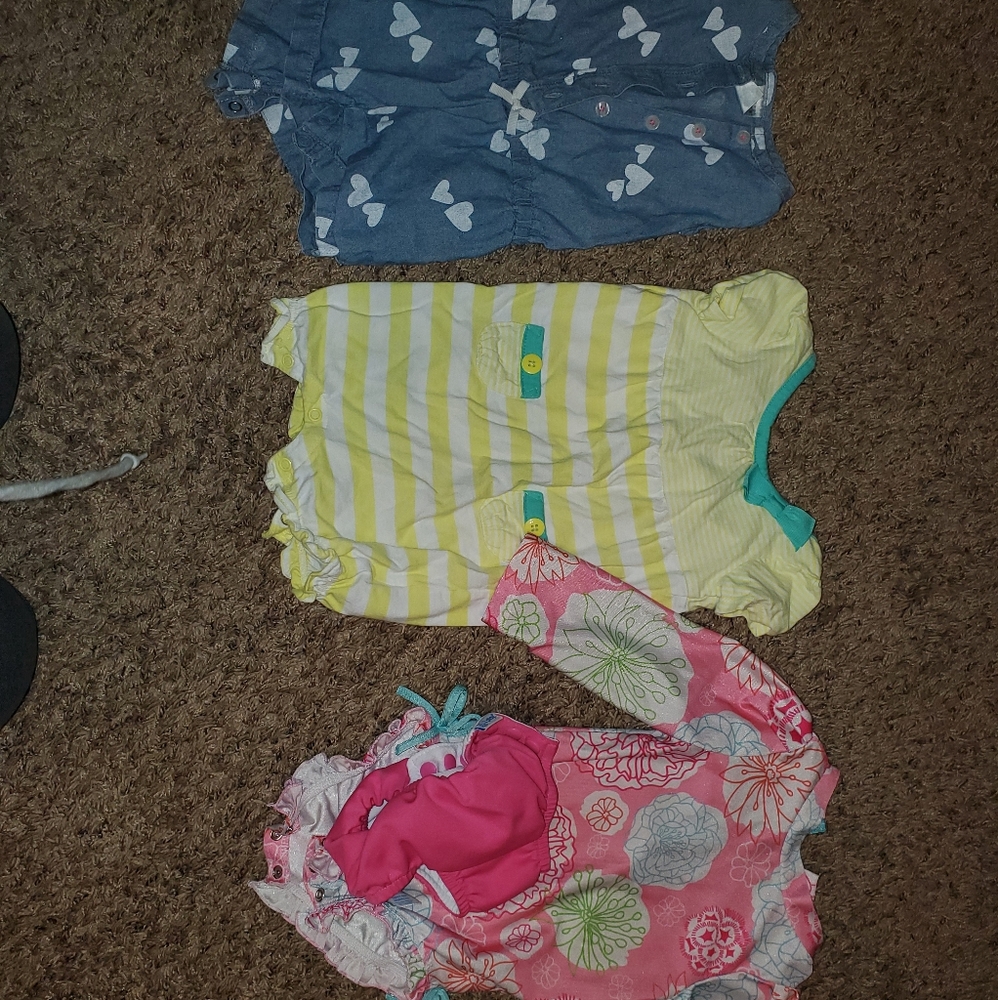 Baby girl clothes lot